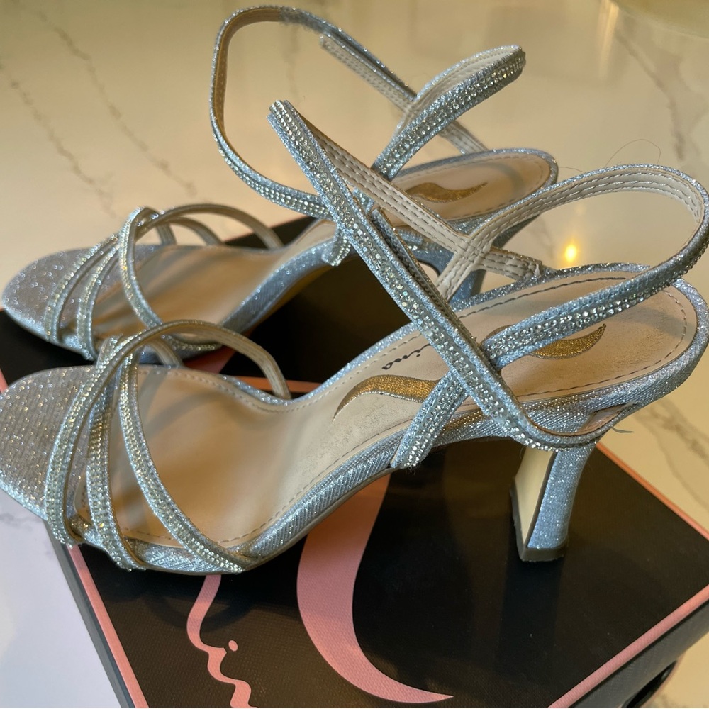 Nina ADAL Elegant Silver Strappy sandals